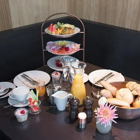 Johann מלון לאוטראך